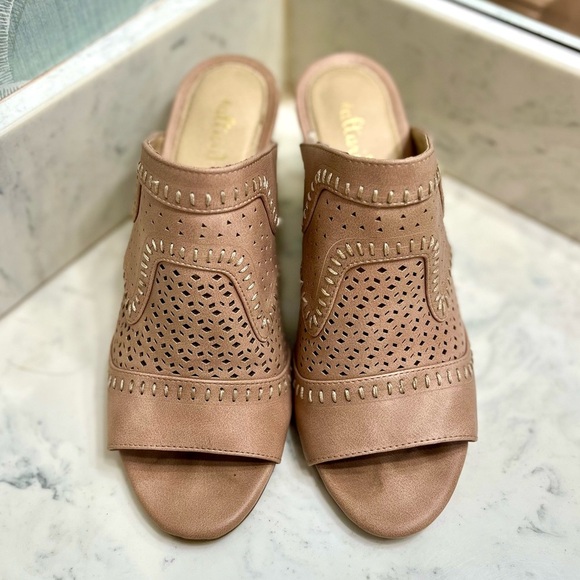 Altar’d State Pink Women's Mules Size 7.5 EUC - Picture 7 of 7